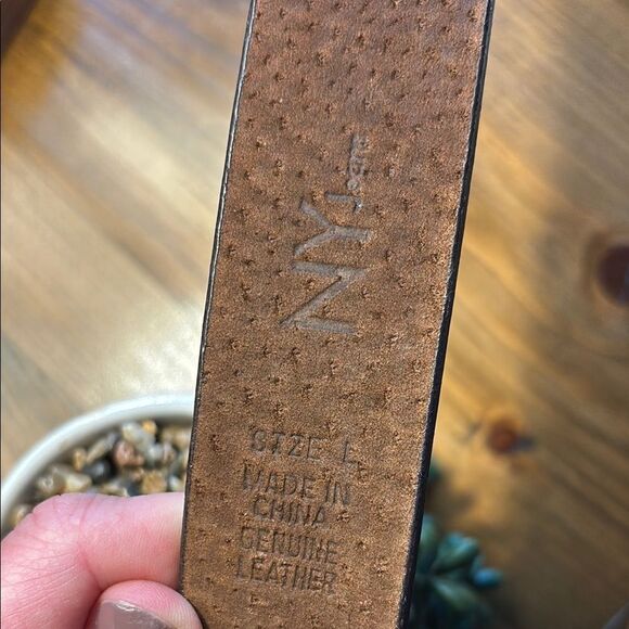 NY JEANS Elegant Brown Leather Belt - Picture 5 of 8